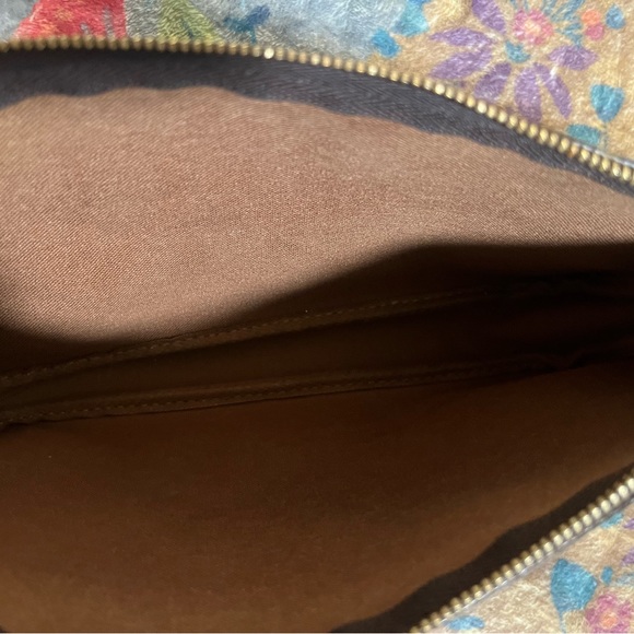 Louis Vuitton Monogram Pochette 100% Authentic - Picture 5 of 8